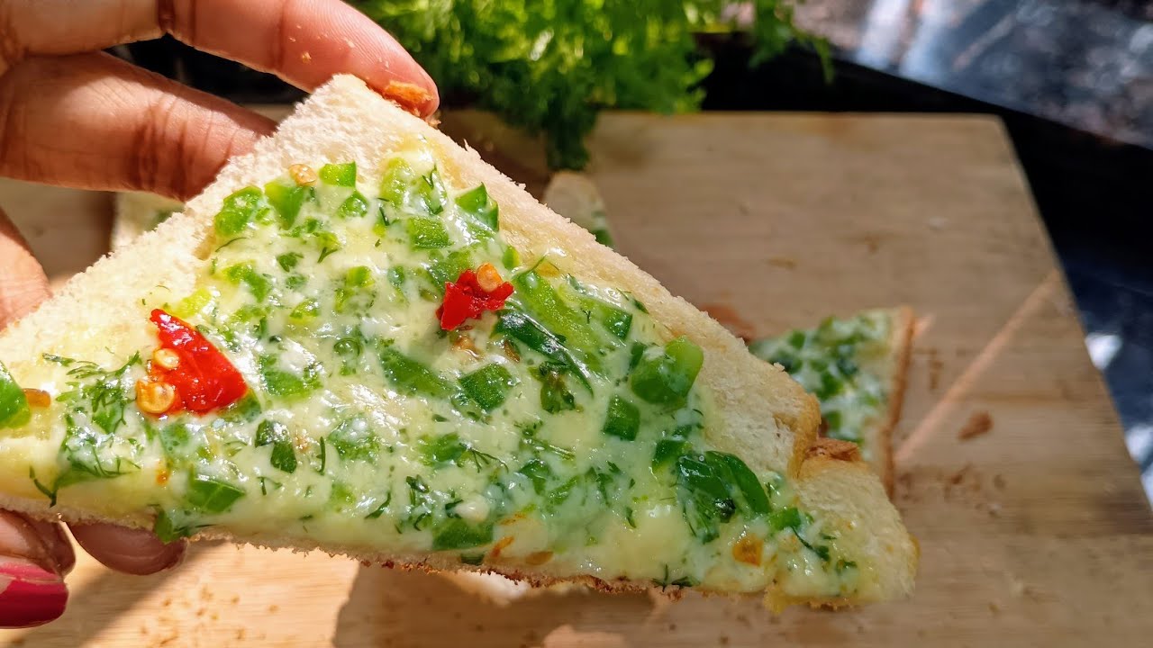 CHEESE CHILI TOAST//CAFEY STYLE CHEESE CHILI TOAST//BREAD TOAST RECIPE//CHEESE BREAD RECIPE 