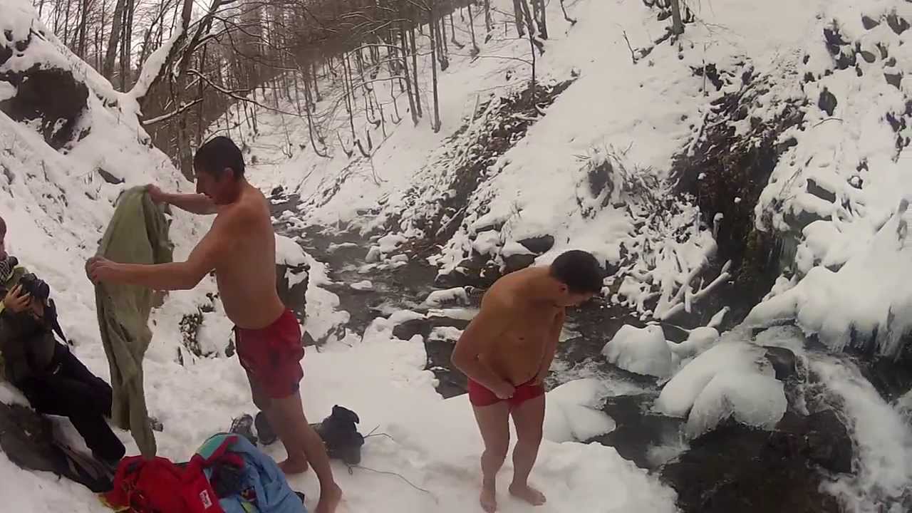 Зимнее купание под водопадом Шепот =)