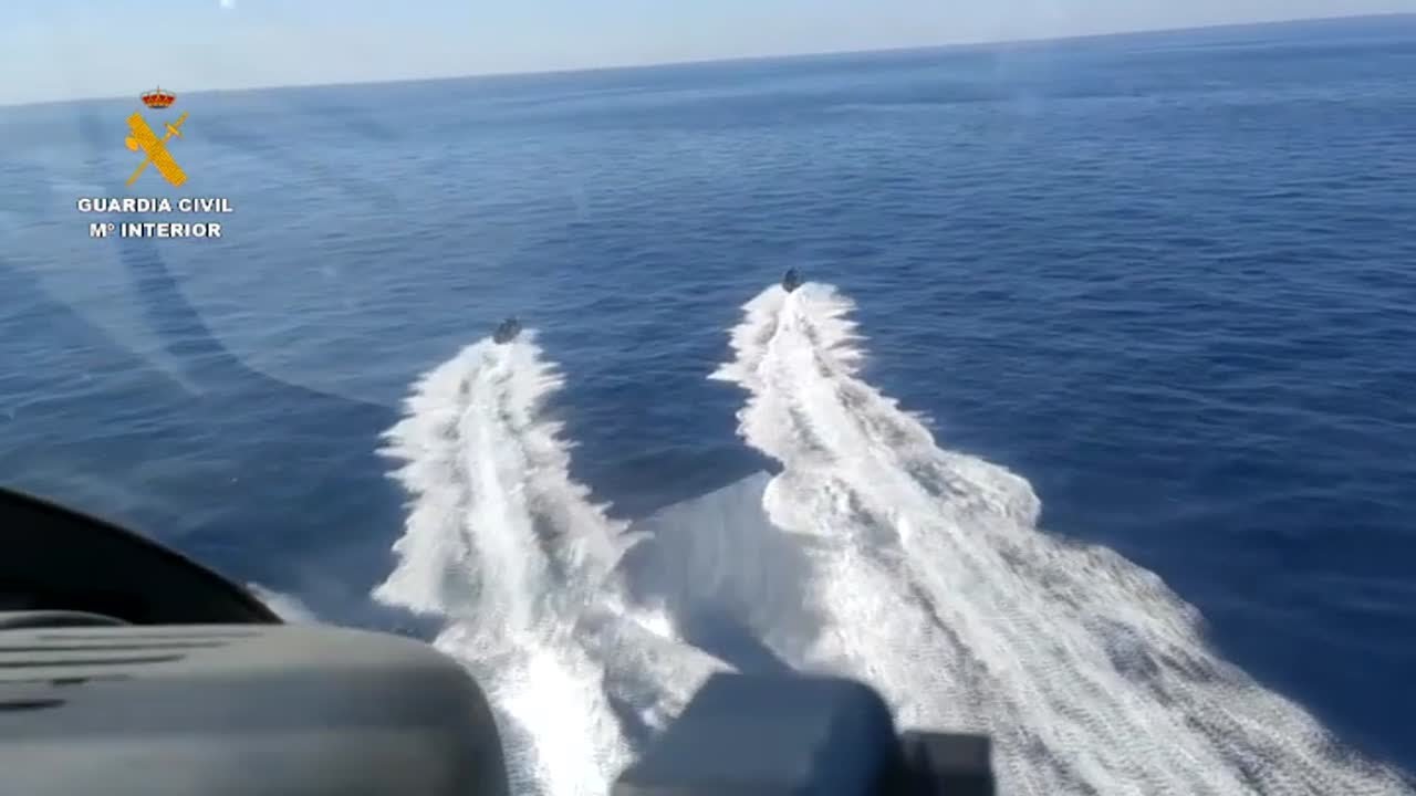 Espectacular persecución a una narcolancha en la costa de Huelva