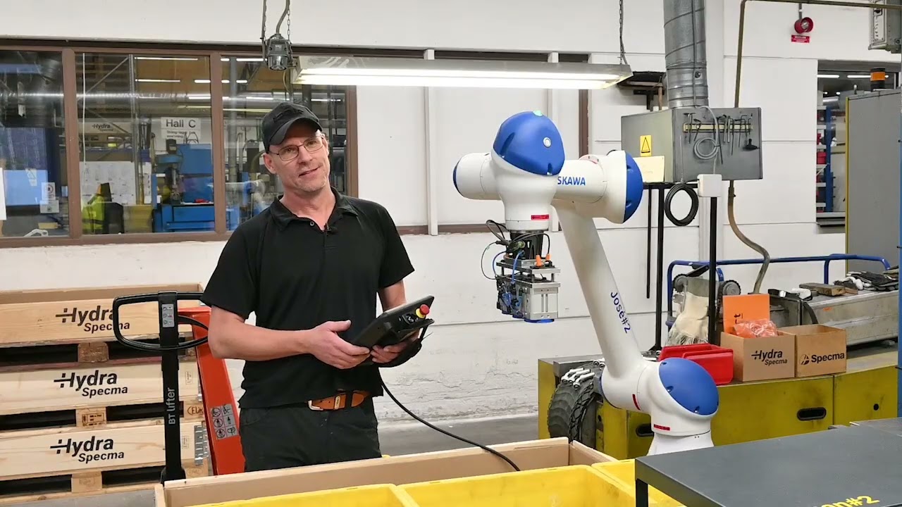 HydraSpecma installerar robotar