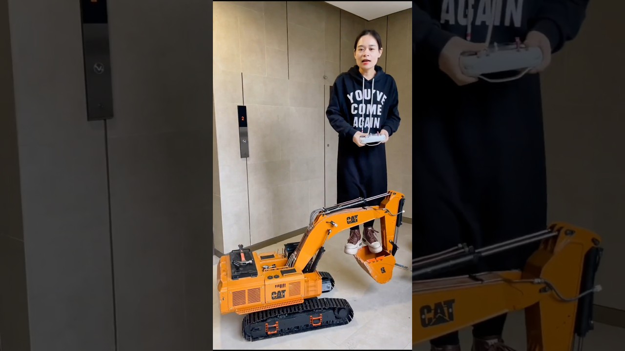 biggest 3600 excavator CAT truck assembling