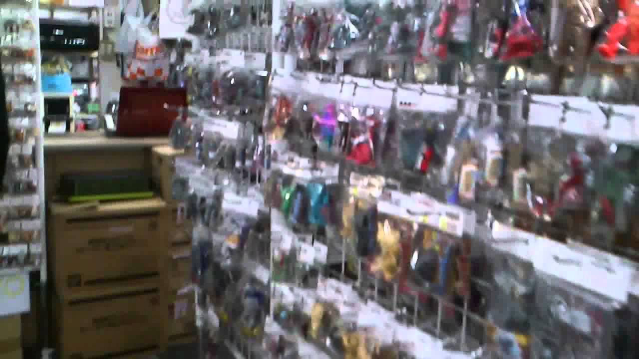 De compras en Jap&oacute;n con Pok&eacute;mon de fondo