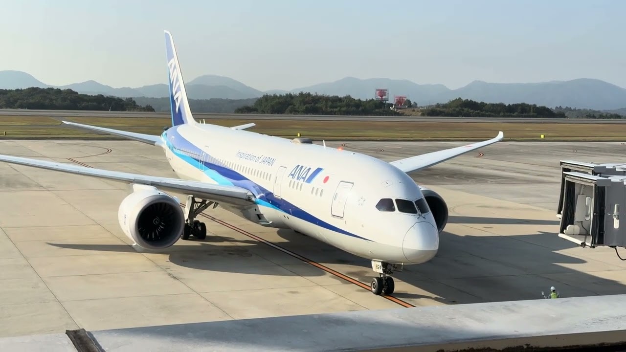 ANA B787-8 JA824A  広島空港　到着
