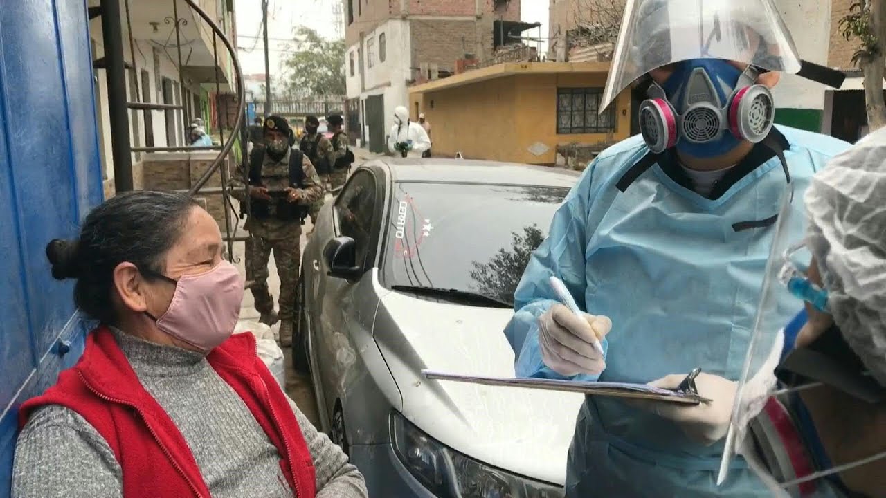 Health care teams visit low-income residential area in Lima | AFP