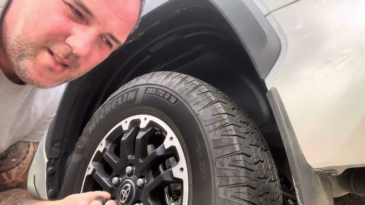 Установка подкрылка задней колесной арки TOYOTA TUNDRA ROUGH COUNTRY 2025 года