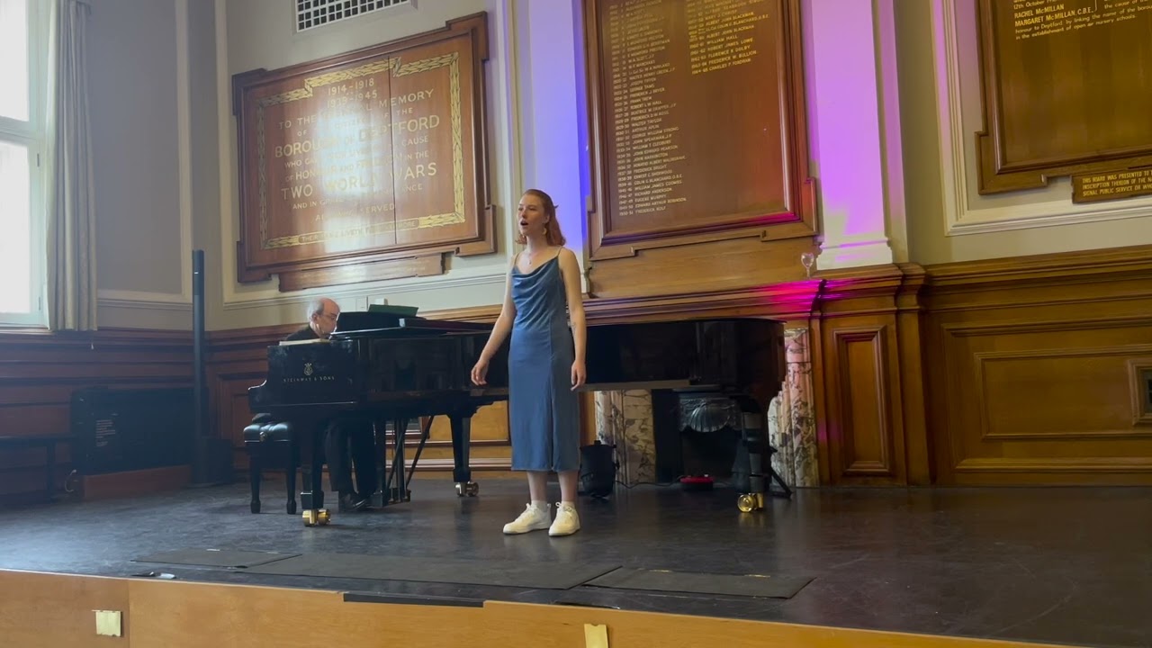 Glide Gently by William Walton, performed by Holly Wray