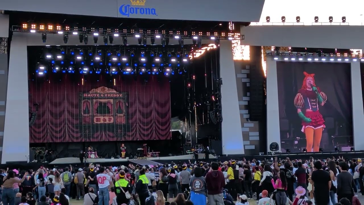 Shy Girl - Haute & Freddy [Corona Capital 2025 15-nov-2025 Mexico City]