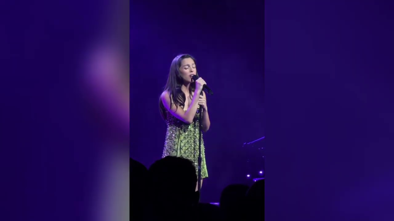 Olivia Rodrigo - Lacy Live at American Express platinum card show in New York 