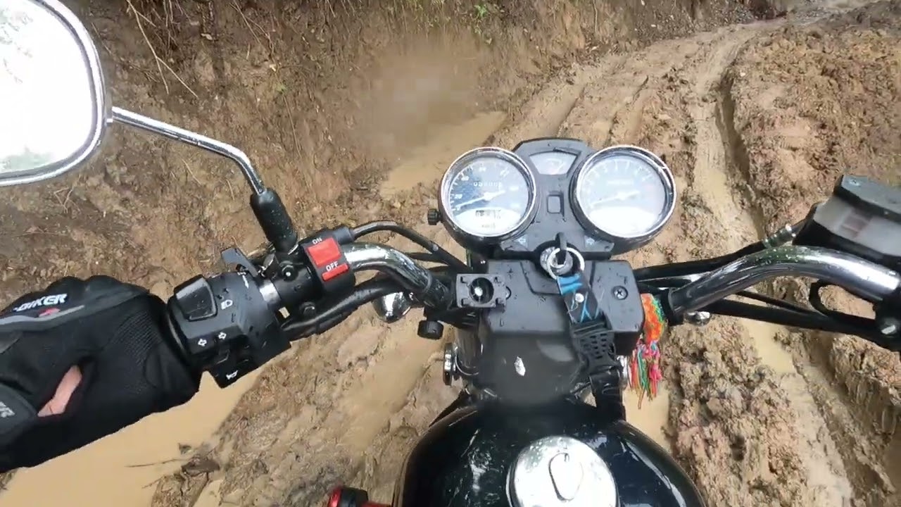 suzuki gn 125 2022, haciendo off road y hablando un poco de ella
