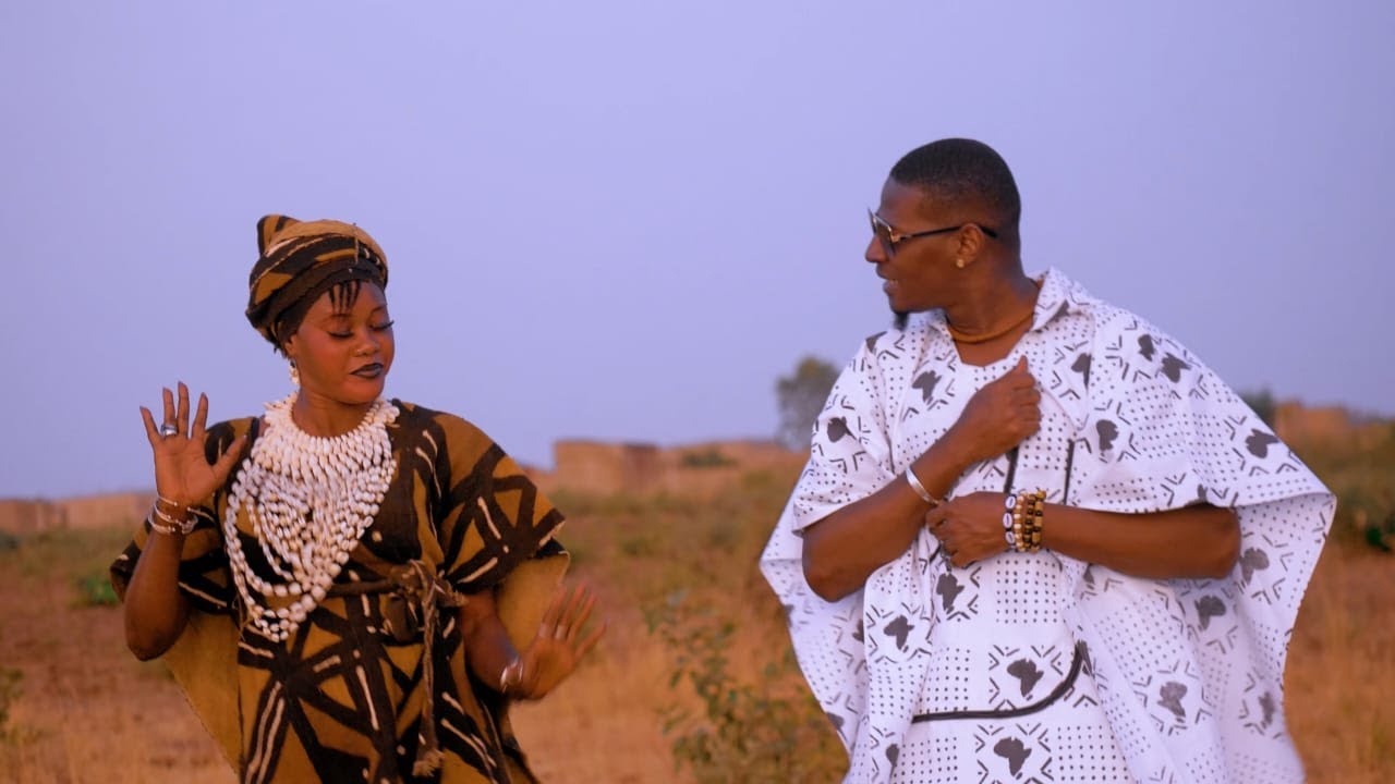 Bakarin Banconi ka Den Ft Ami koita _ Sabali Clip Officiel réalisé par Americain prod