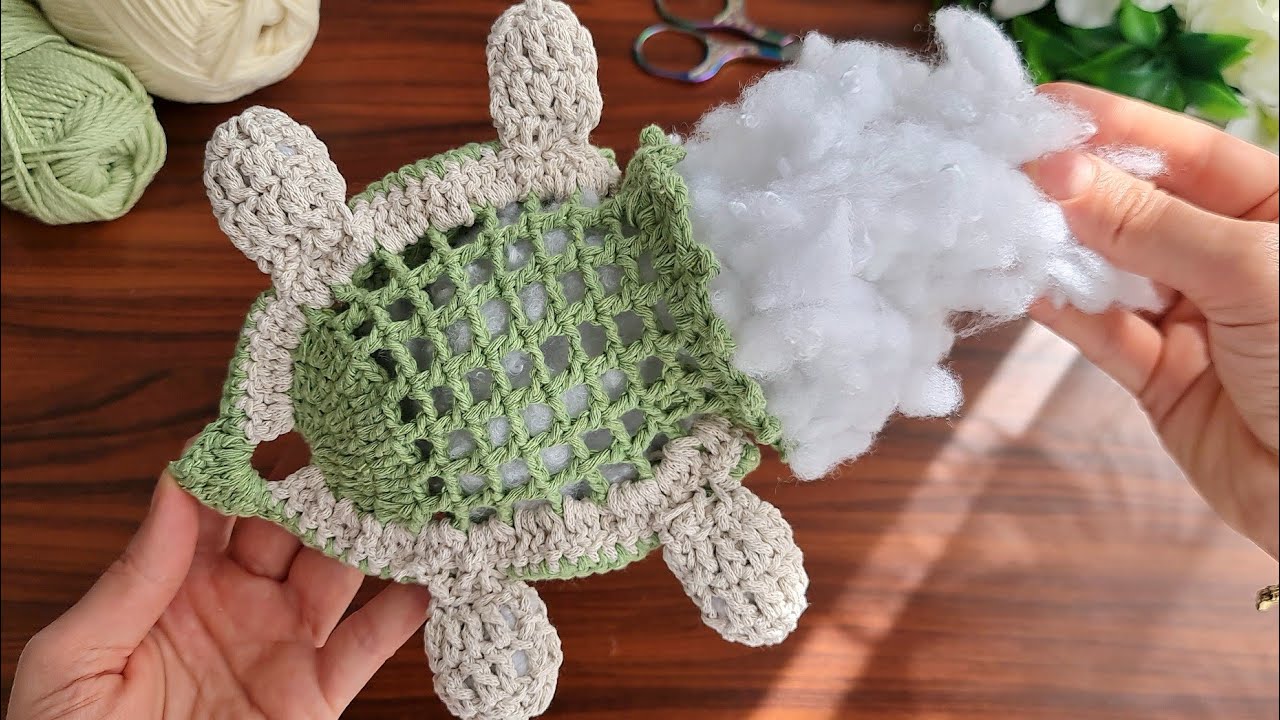 Wow!! Super easy, very useful crochet turtle pincushion. 🥰 Sell and give as a gift.