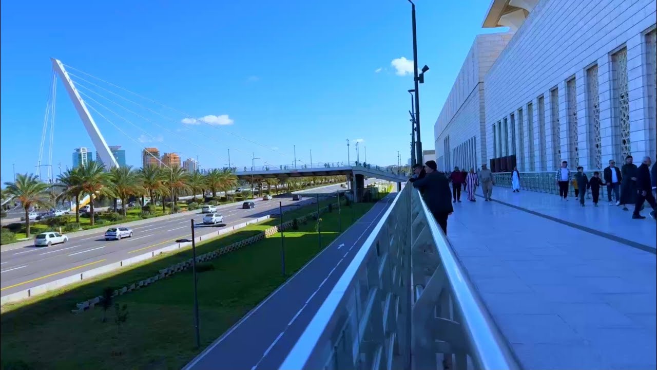 أجواء دخول المصلين من المدخل الجنوبي لجامع الجزائر لأداء صلاة الجمعة الثالثة من شعبان
