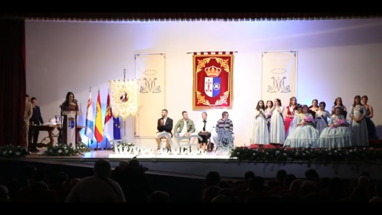 CORONADA DAMAS Y REINAS , IMPOSICION DE GORROS