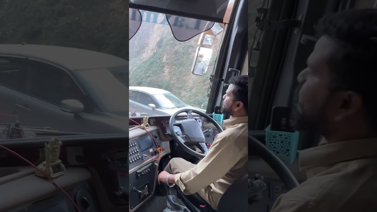 Volvo bus accident 😱 narrow escape #travel