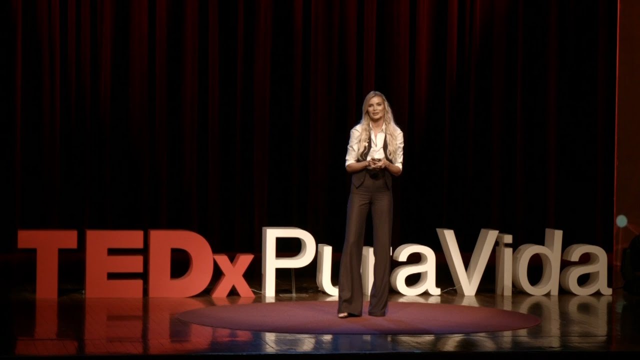 Rebelde con causa | Leonora Jiménez | TEDxPuraVida