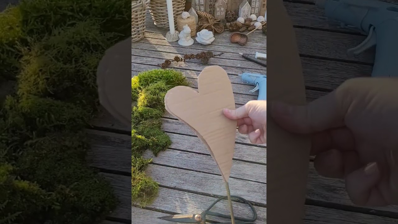 Geschenkidee - Moosherz aus Verpackungsmaterial, Gartenmoos und Schneegl&ouml;ckchen basteln