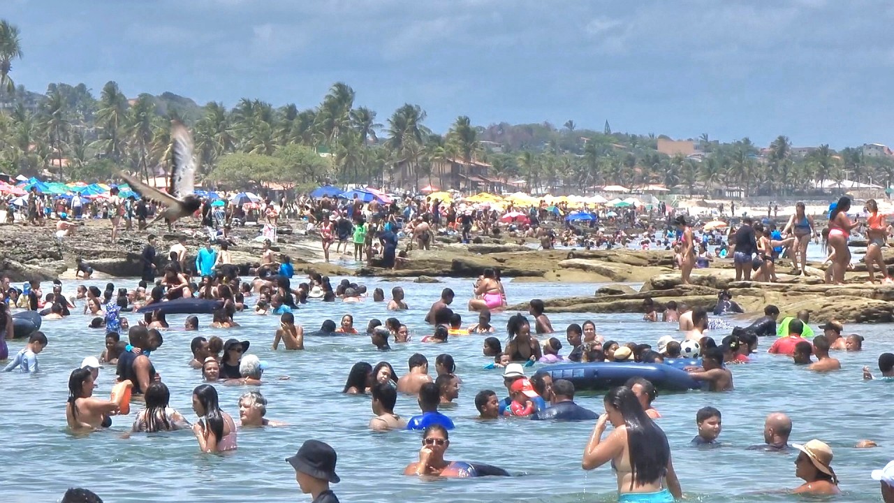 PRAIA DE GAIBU FINAL DE SEMANA CABO DE SANTO AGOSTINHO PERNAMBUCO BRASIL JANEIRO 2025