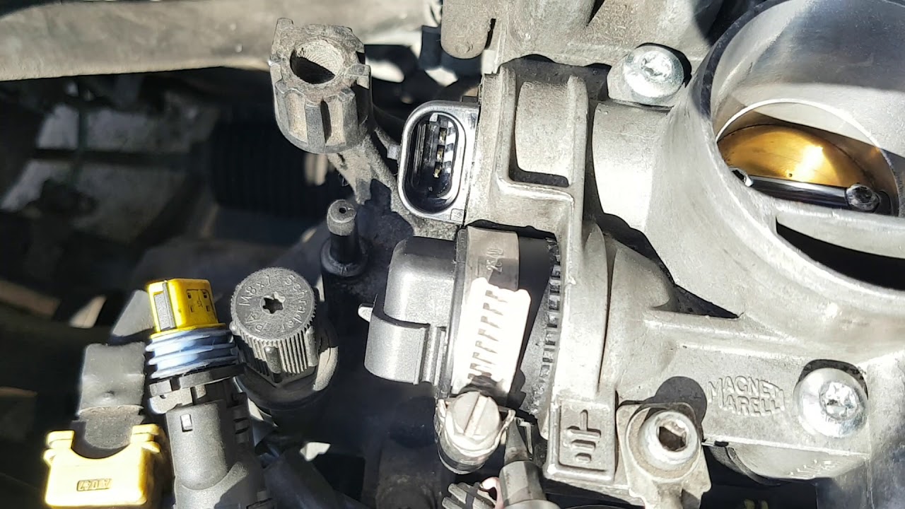 Wymiana silniczka krokowego Fiat Punto II FL 2004r / Replace idle acctuator
