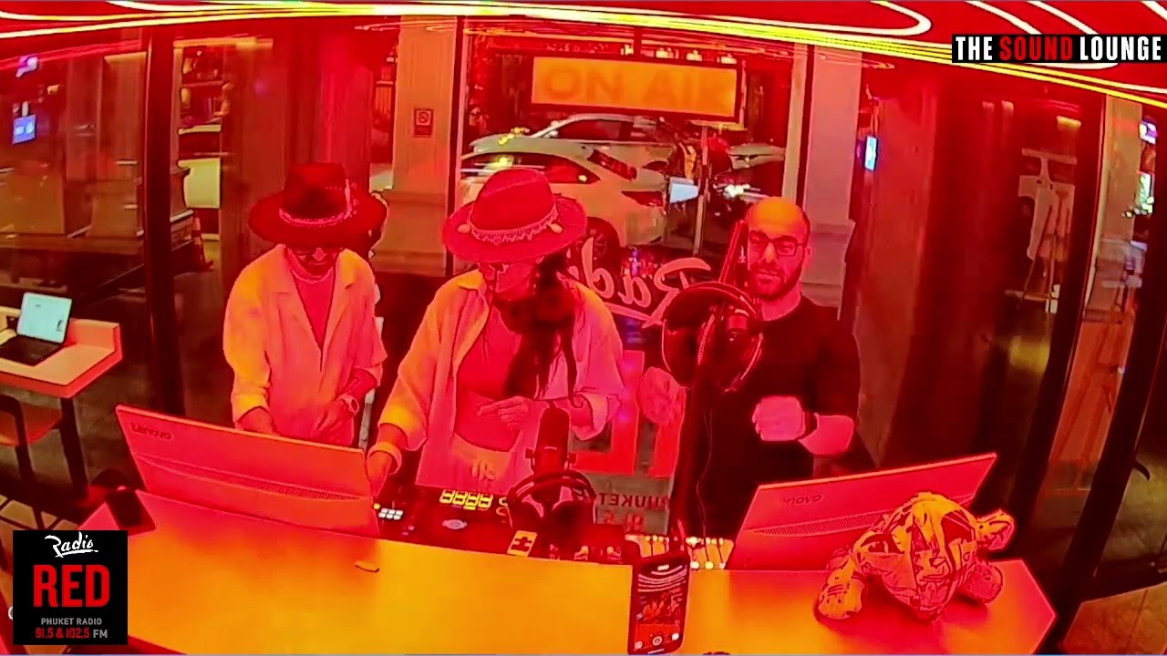 B2B performance with DJ ENDI and DJ KAMEROO on Radio Red.Streaming on( 