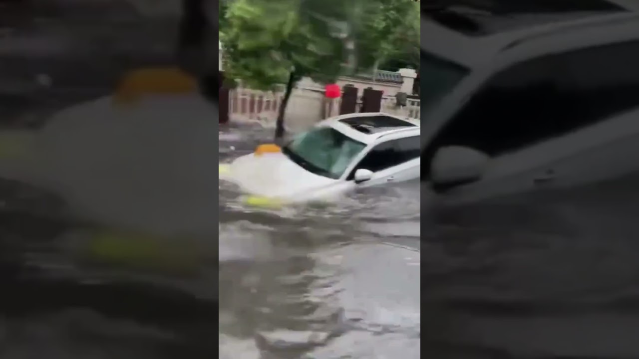 #floating  #cars  in the flooded city of Zhengzhou, China