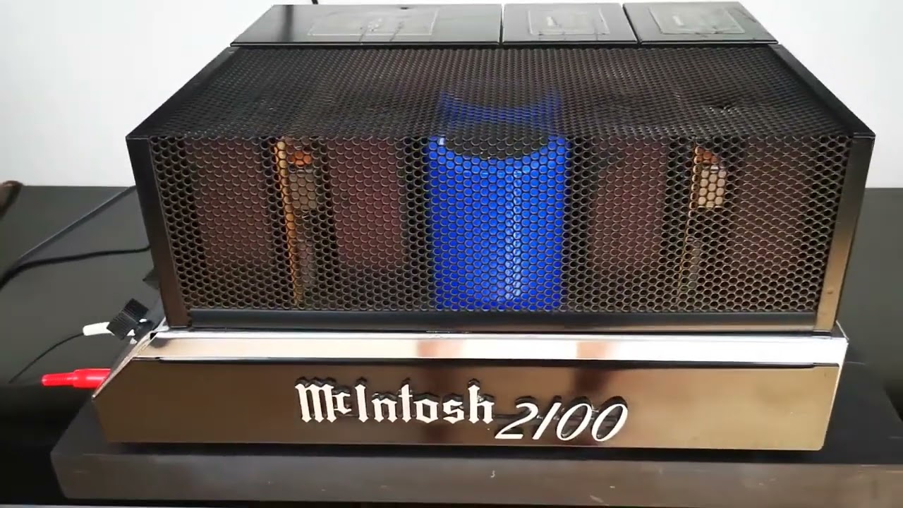 McIntosh MC2100 Solid State Stereo Power Amplifier (1970 1975)