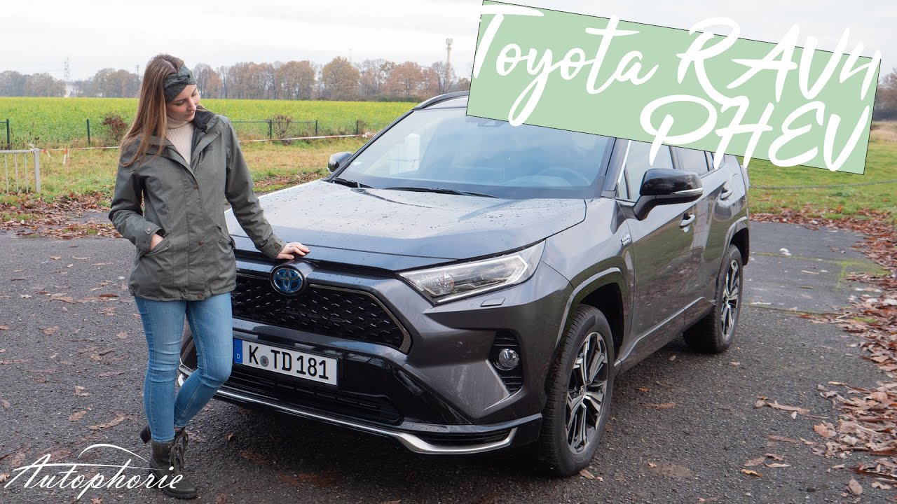 Larissa fährt den Toyota RAV4 Plug-in Hybrid (306 PS) 