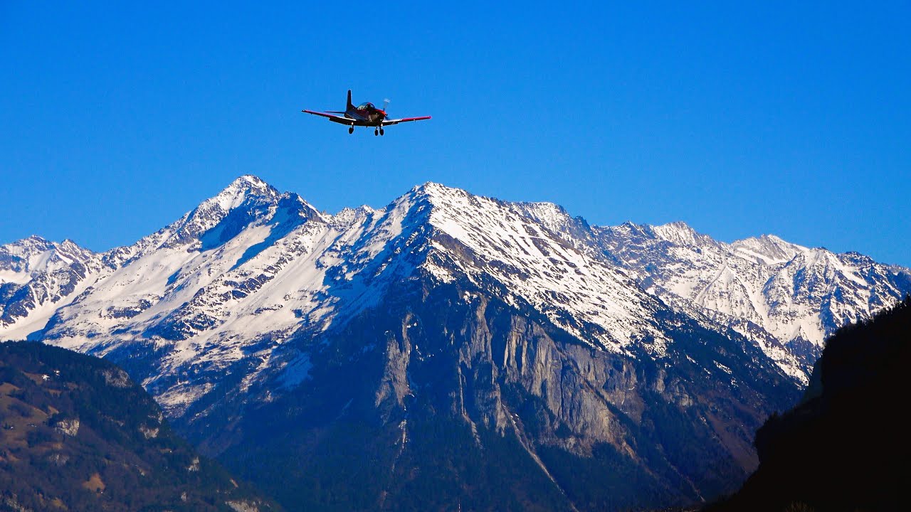 VERY Steep Approach to Meiringen Air Base by Swiss Air Force PC-7 [4K]