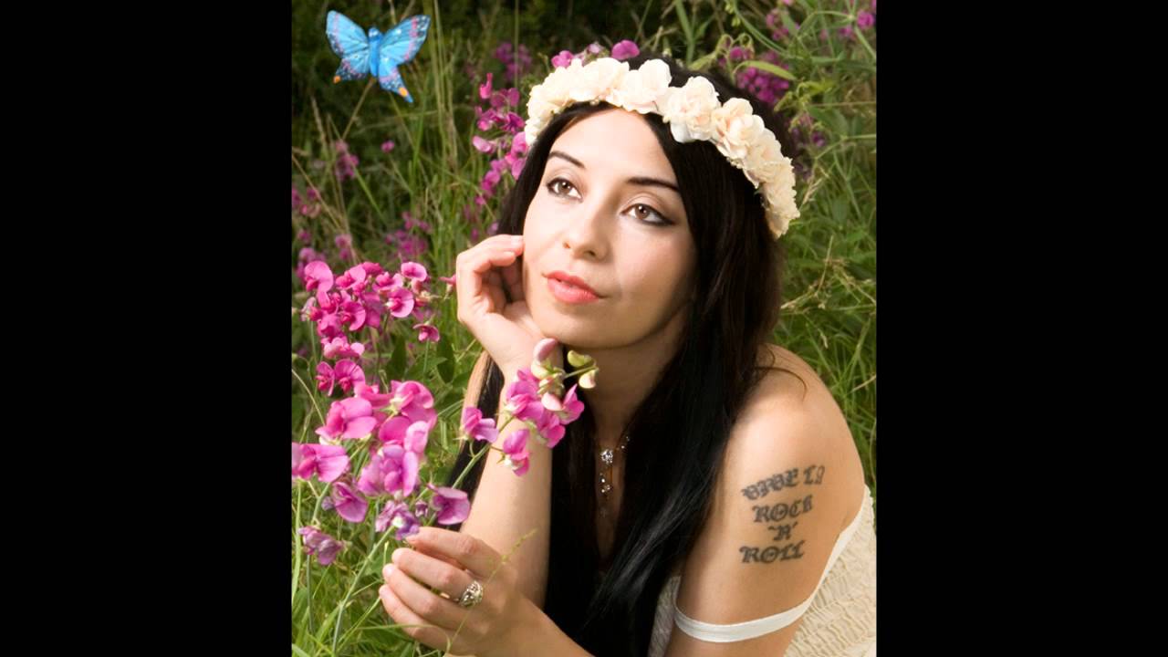 Kelli Ali - One day at the time