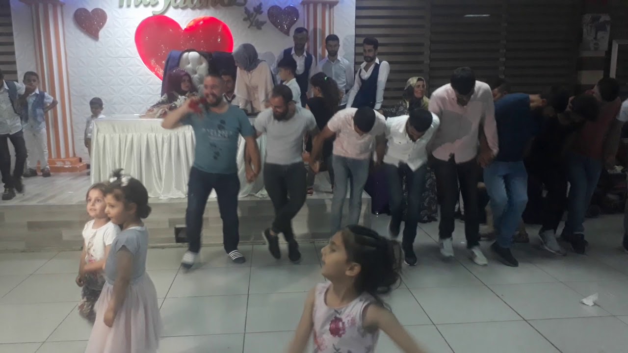 &Ouml;mer Baydar Murat &ouml;zsular maydanoz Cafe yer &Ouml;mer'le Murat'ın  devam