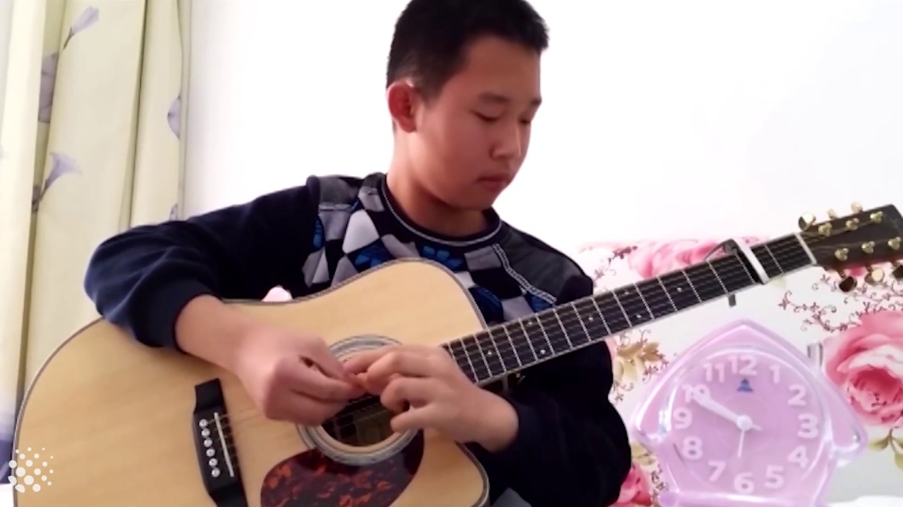 13-year-old boy shows off incredible guitar skills
