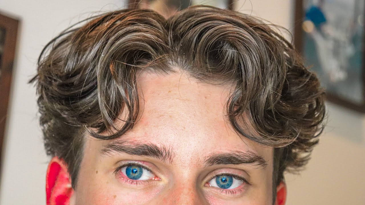 How You Can Style a Textured Middle Part (2025)