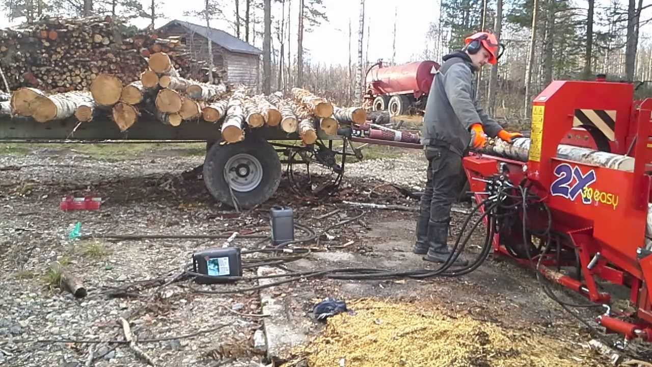 polttopuun tekoa