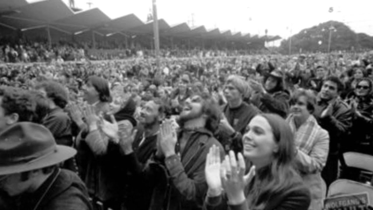 Eric Burdon & the Animals - Monterey - Monterey Pop Festival slideshow - 1967