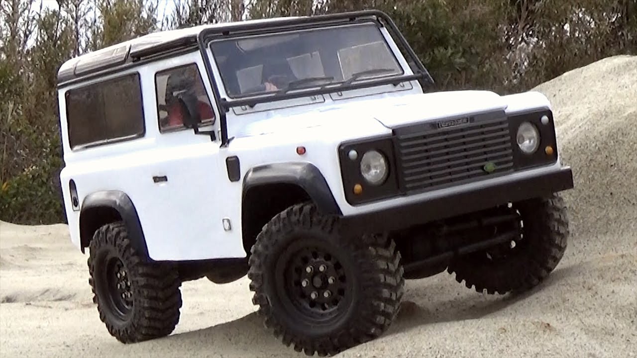 LAND ROVER DEFENDER 90 GOES THROUGH SOME TUNNELS. / TAMIYA BODY and MST CMX CHASSIS.