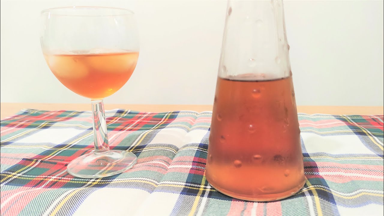 Liquore Rosolio di petali di rosa rugosa fatto in casa 36% Vol. – Il liquore del Rinascimento