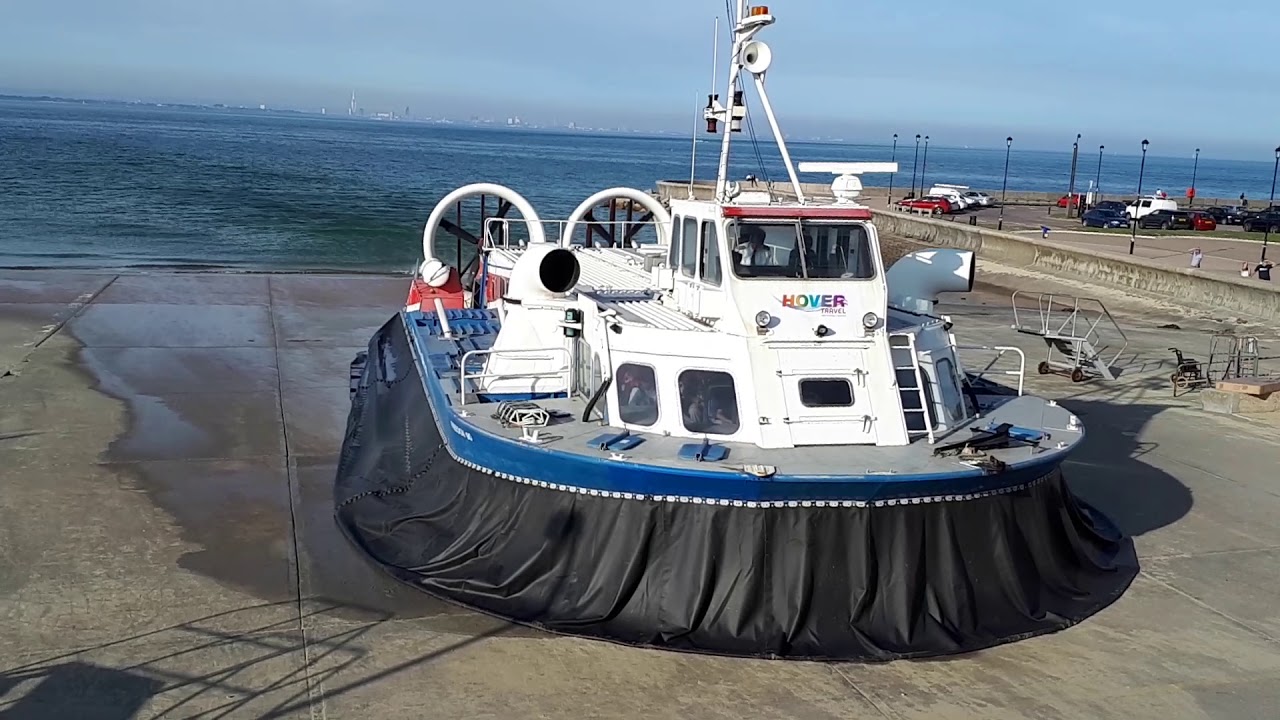 Timelapse Hovercraft with refuelling Ryde Isle of  Wight 28 August 2017