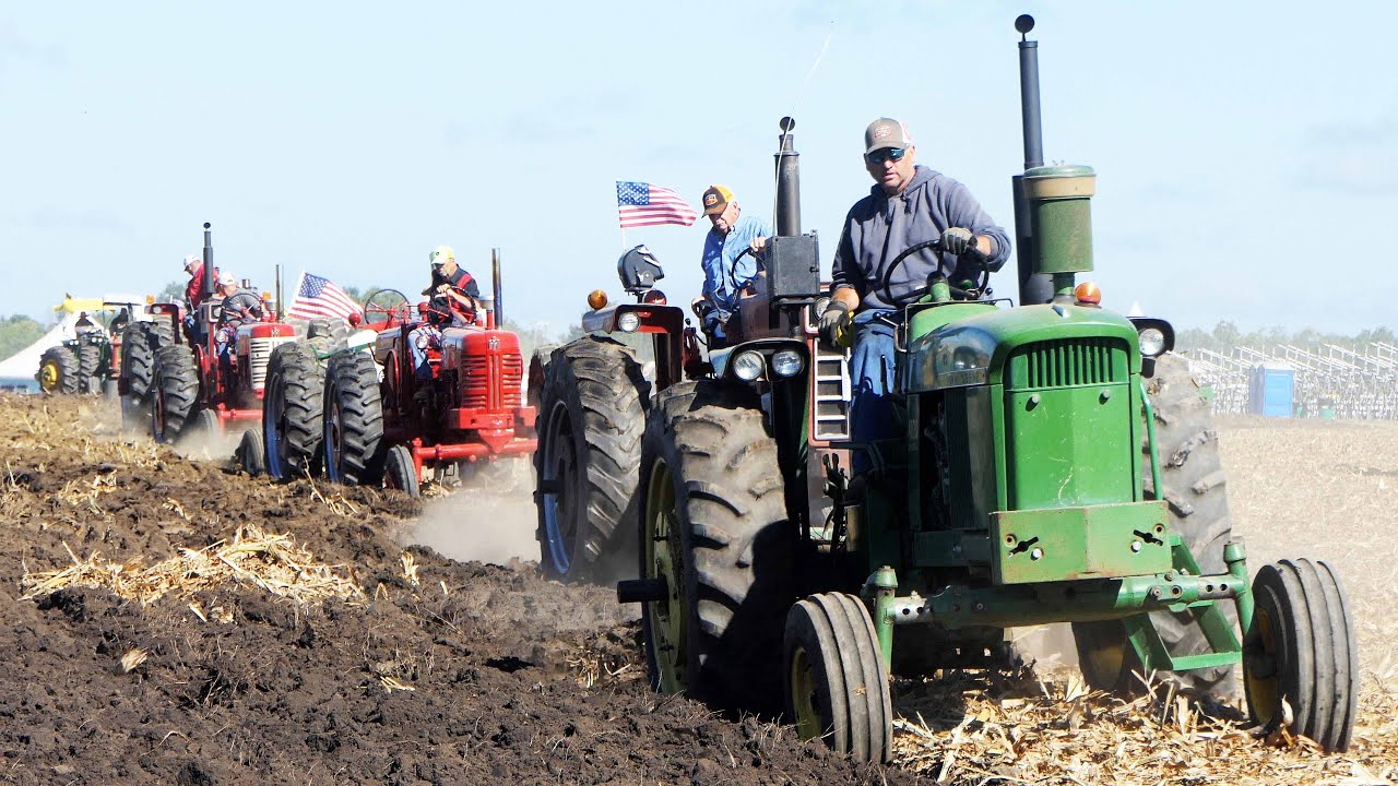 Vintage Tractors Plowing at Half Century of Progress Show 2025 | Lots of Great Tractors in the field