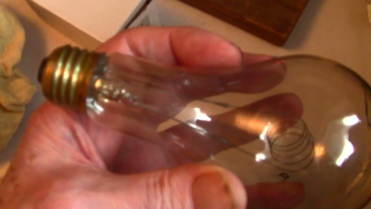 Vintage US carbon lamp.
