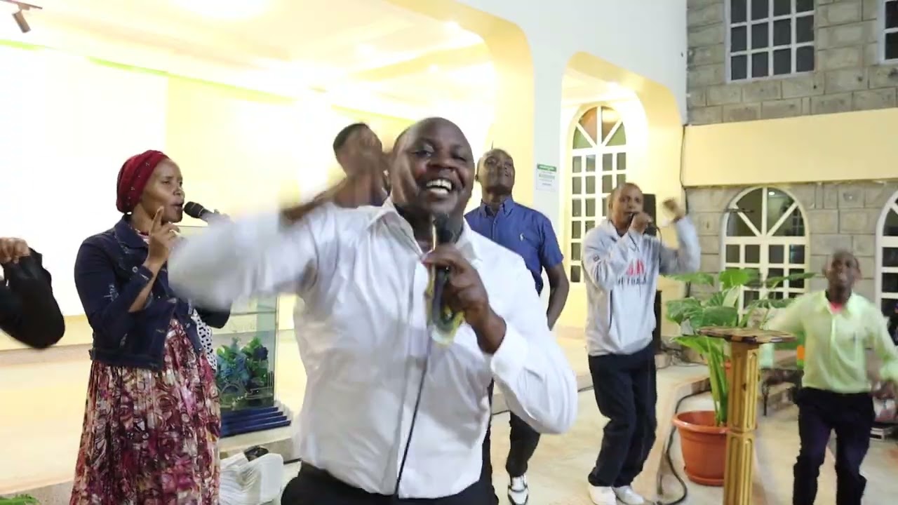 USHERING HAPPY NEW YEAR IN STYLE🧨🧨🎈🎉