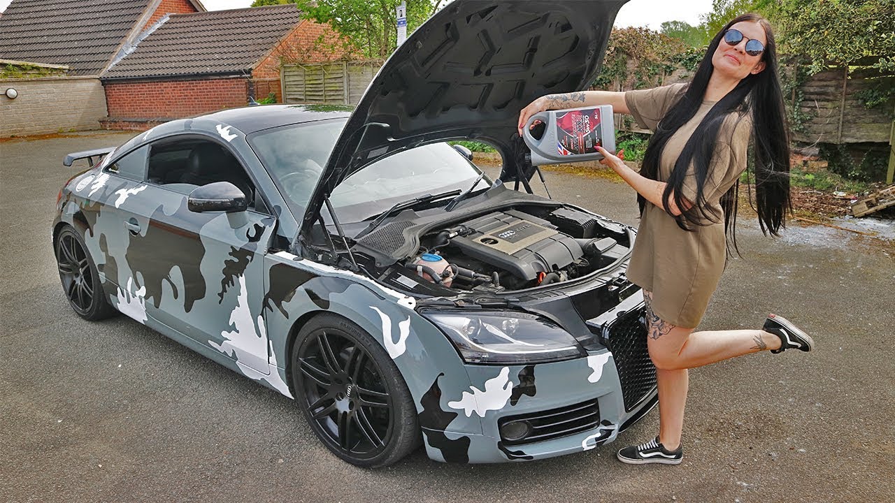 I LET MY GIRLFRIEND CHANGE MY OIL & FILTER * AUDI TT MK2 *