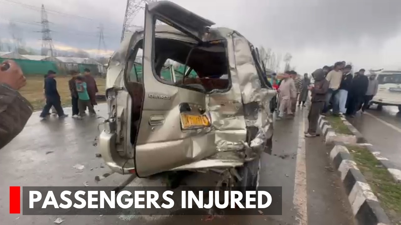 Qazigund:  Four Passengers Injured After Vehicle Rammed From Behind