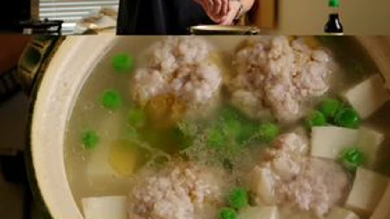 汤清甜鲜美，滑嫩的豆腐与肉丸，豌豆狮子头 最近在网上农贸市集买到了超棒的云南青豆，决定做这道有肉丸、有豆腐，口感非常清淡却鲜甜入味的豌豆狮子头 。这道菜的重点在于利用食材本身的鲜美，不加入过多的...