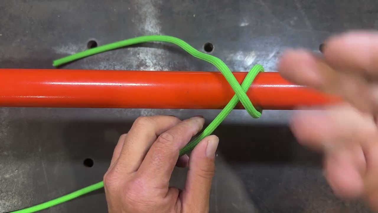 Locked Clove Hitch
