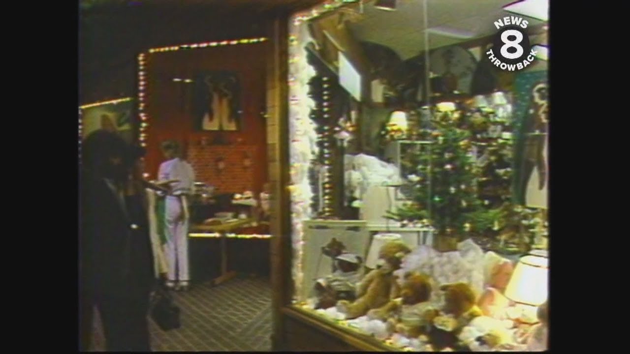 Holiday Shopping at UTC November 1984