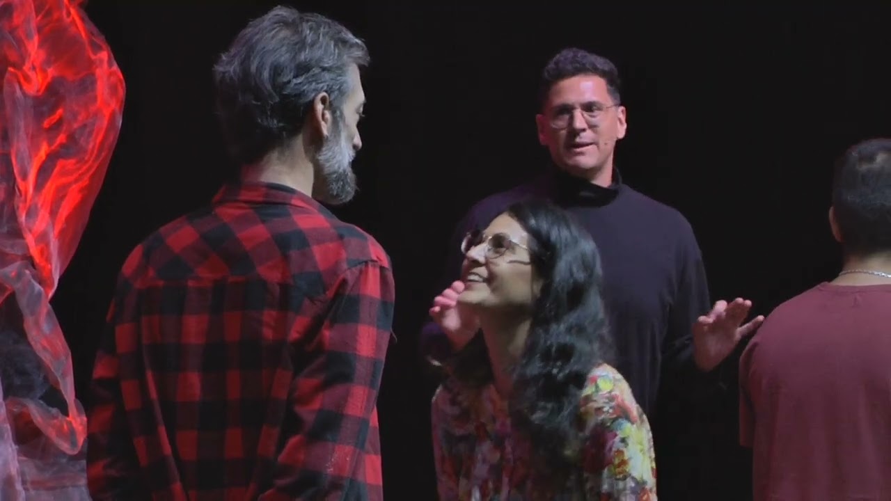 Qu&eacute; pasa en tu cerebro cuando das un beso | Fabricio Ballarini | TEDxCordoba