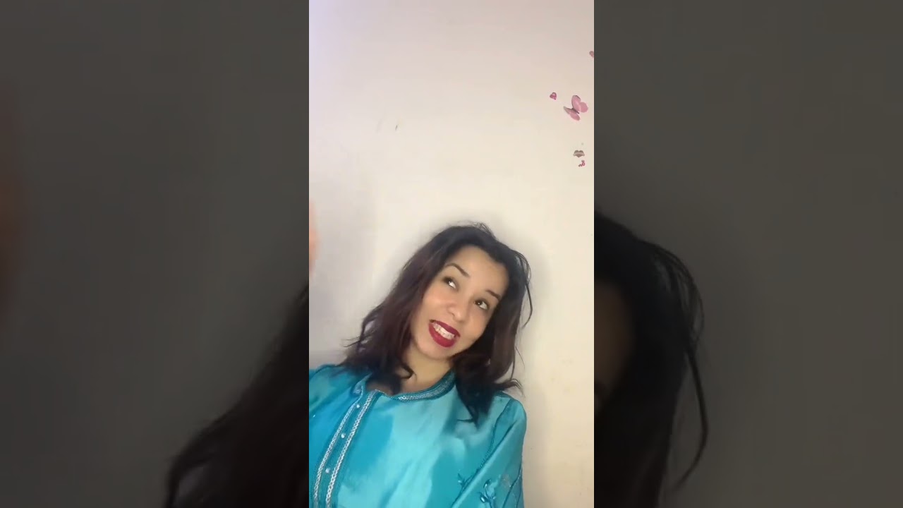 ديك لكتخطبك لولدها وترجعها هيا نهار عرسك 😂😂