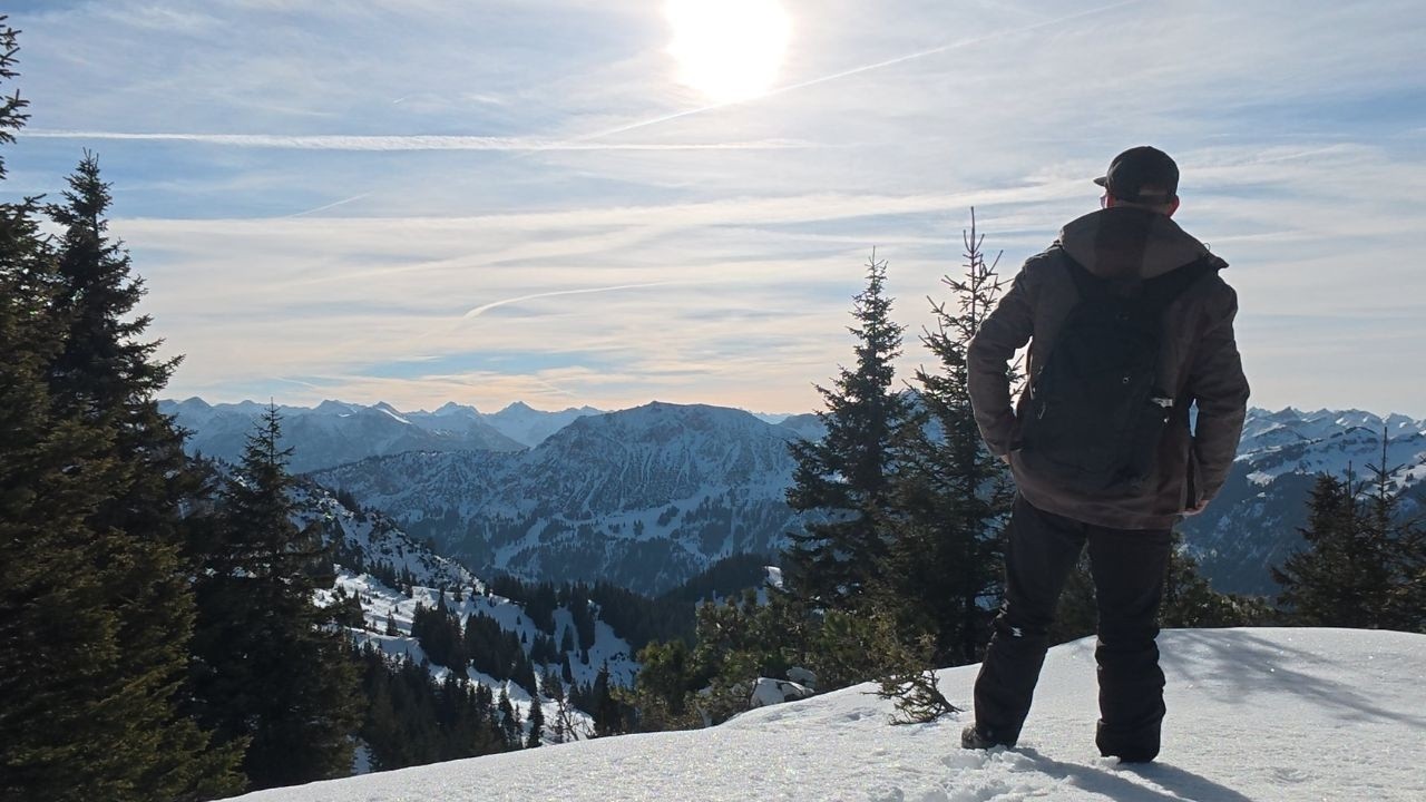 Winterwanderung Alpen ❄️ Entspannte Outdoor Momente (4K Drohne)