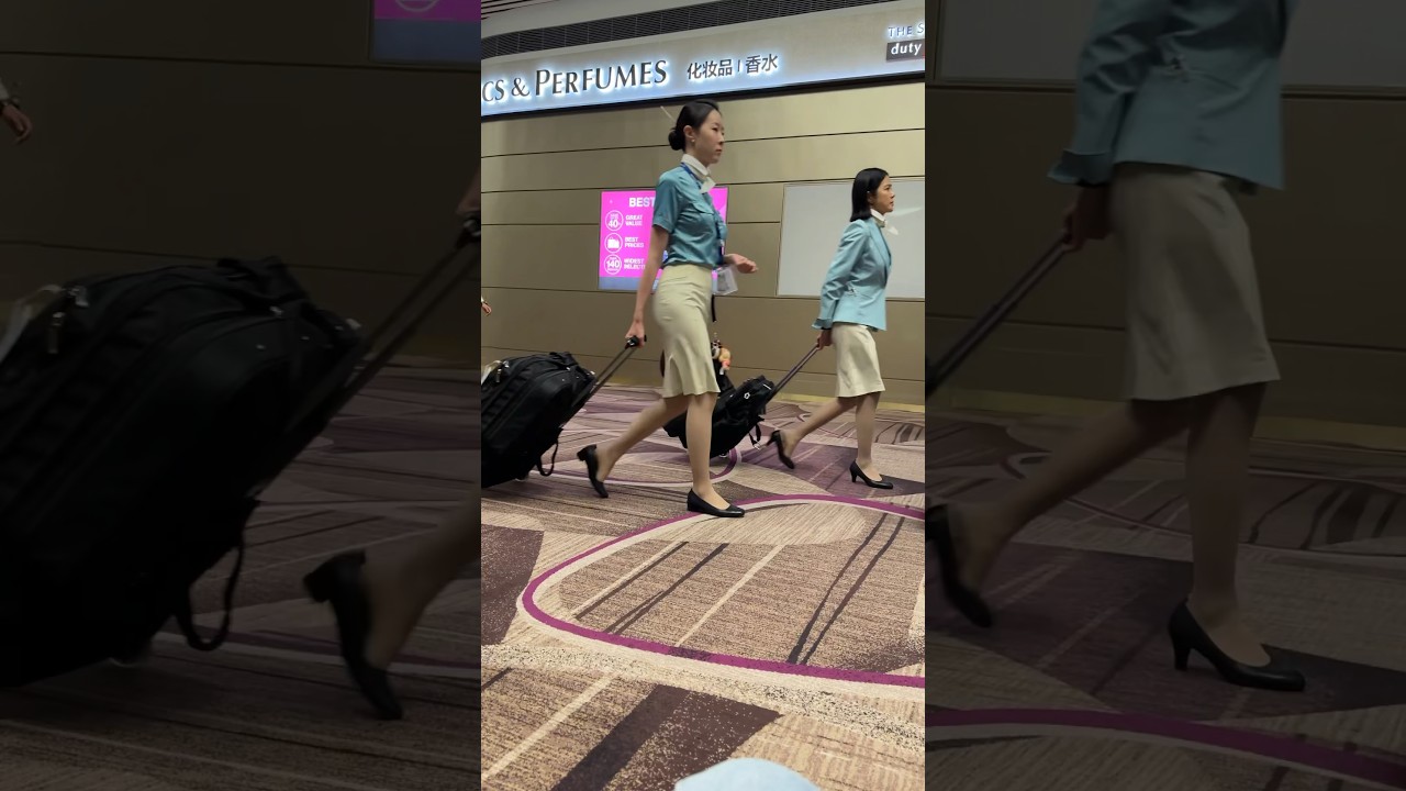 Korean Air Cabin Crew #koreanair #flightattendant #cabincrew #shortsviral  #trending #singapore