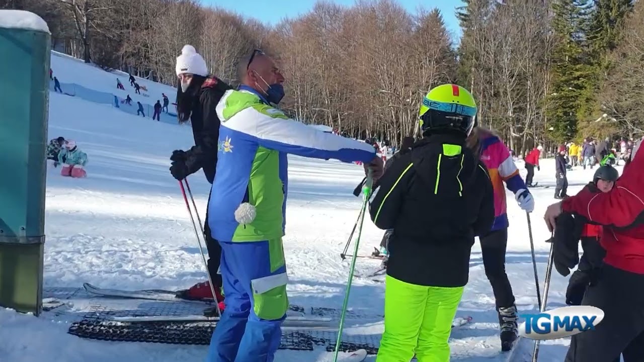 Passo Lanciano: pienone sulle piste da sci, chiusa la strada a Pretoro