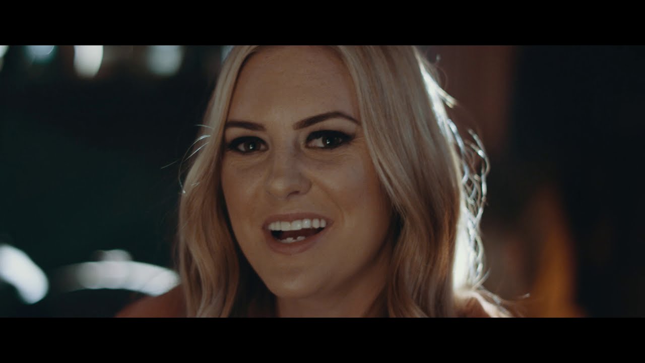 Taylor Moss - Ain't No Girly Girl (Official)